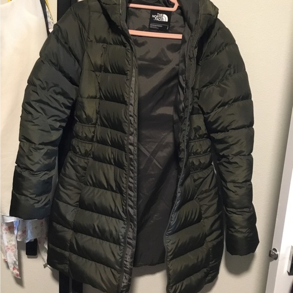 Women coats like new condition never wear - Picture 4 of 11